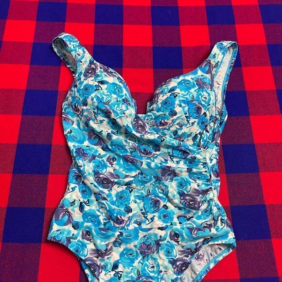 Shore Shapes Women’s Blue Floral One Piece Bathing Suit Swimsuit Size 12 - Picture 2 of 9